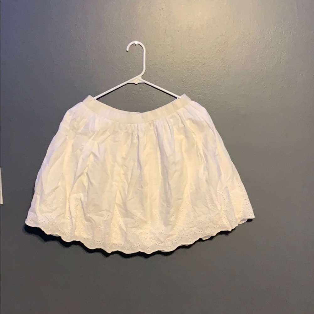 white gap skirt